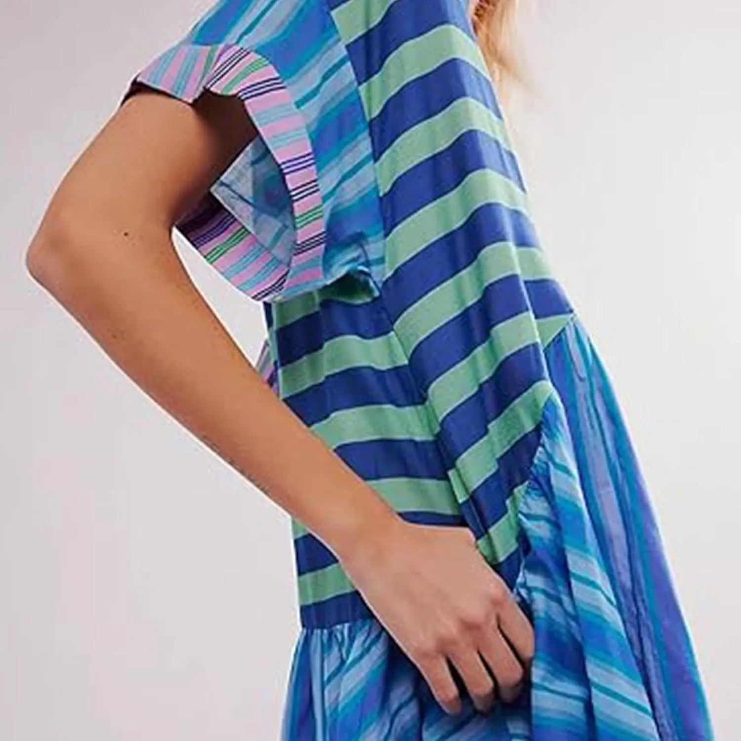 Womens Summer Bohemian Ruffles Mini Dresses Loose Short Sleeve V Neck Cute Printed Swing Baech Vacation Dress with Pockets